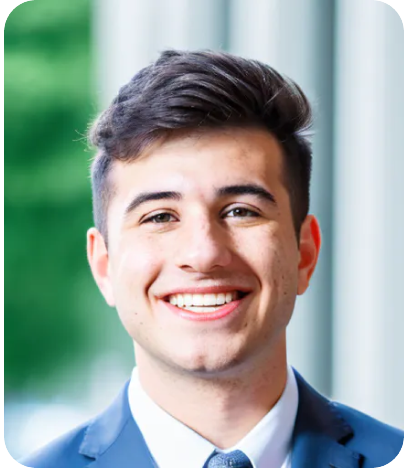 Результат нейрофото — бизнес-фото в костюме